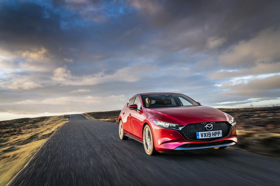  Mazda3 Skyactiv-G Sport Lux Hatchback 2019 года  (UK) (фото 25 из 91)